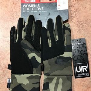 North face women’s camo Etip gloves XS